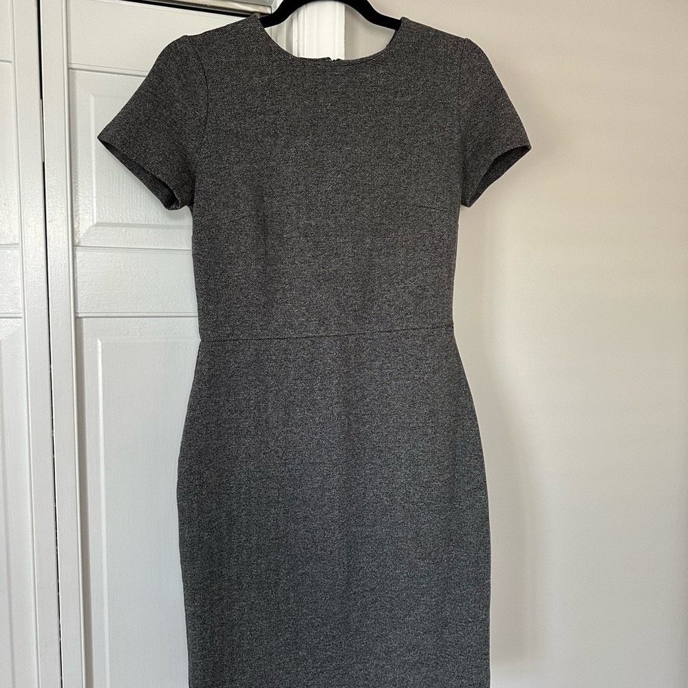 Banana Republic Gray Sheath Mini Dress Crew Neck